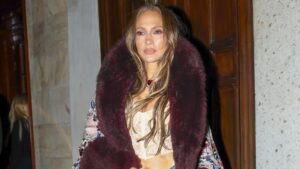 Jennifer López y su look boho perfecto para el otoño 2026