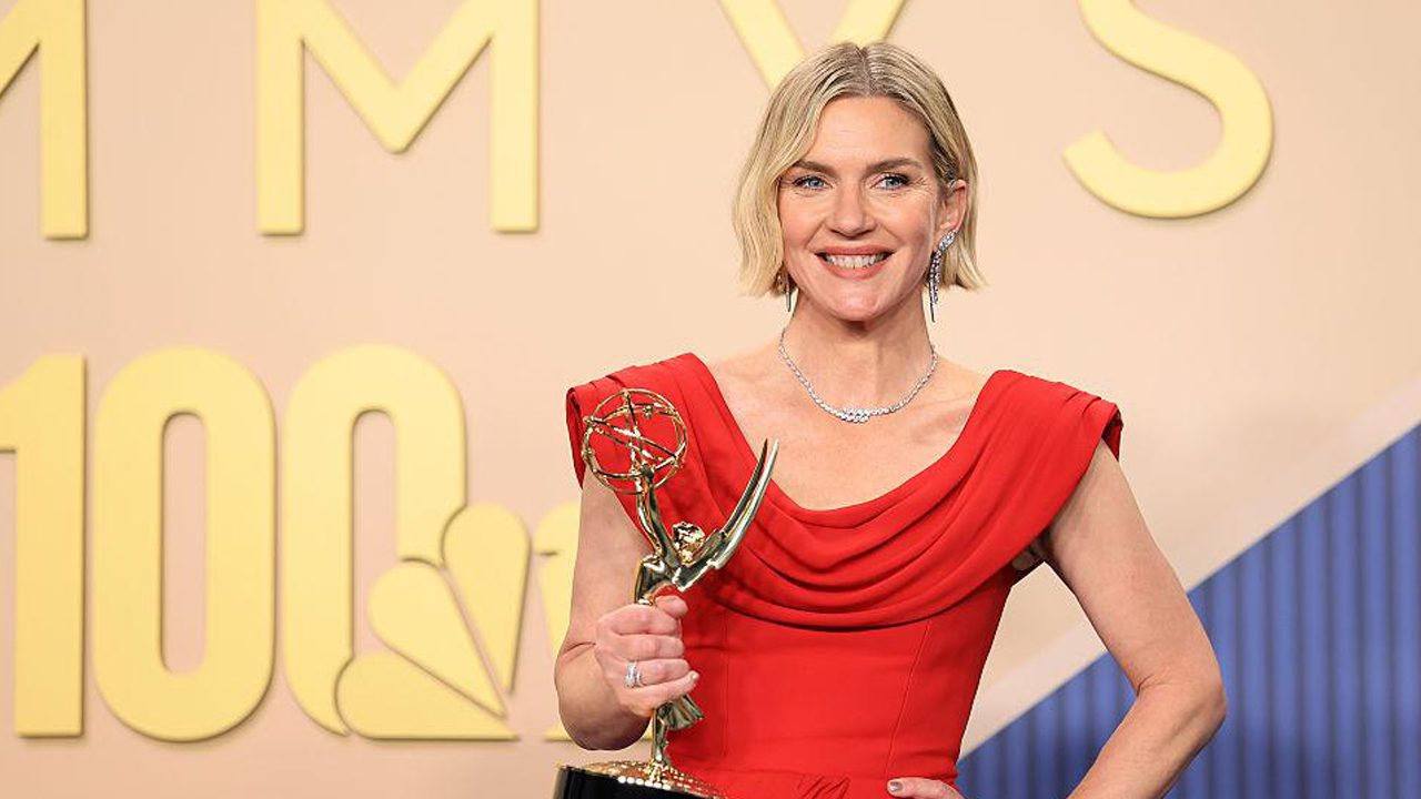 Rhea Seehorn gana el Emmy 2026 por Pluribus