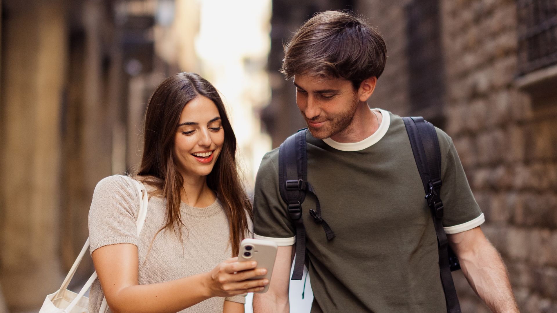 Airbnb usa IA y mapas interactivos para planear viajes