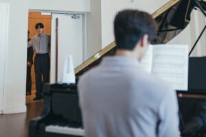 Song Kang busca convencer a Lee Jun Young en Four Hands, Two Sonatas