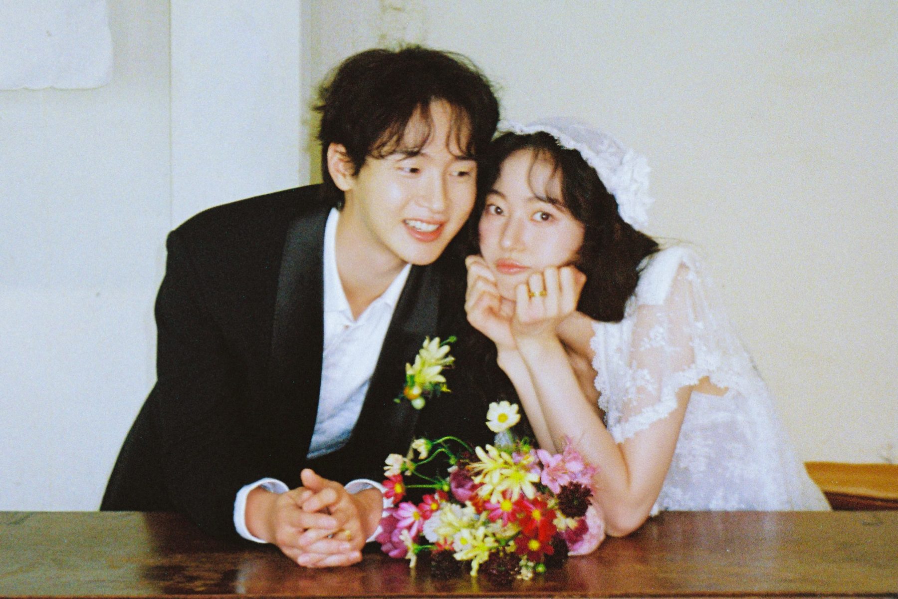 Jang Dong Yoon y Kim Seung Yoon comparten fotos de su boda