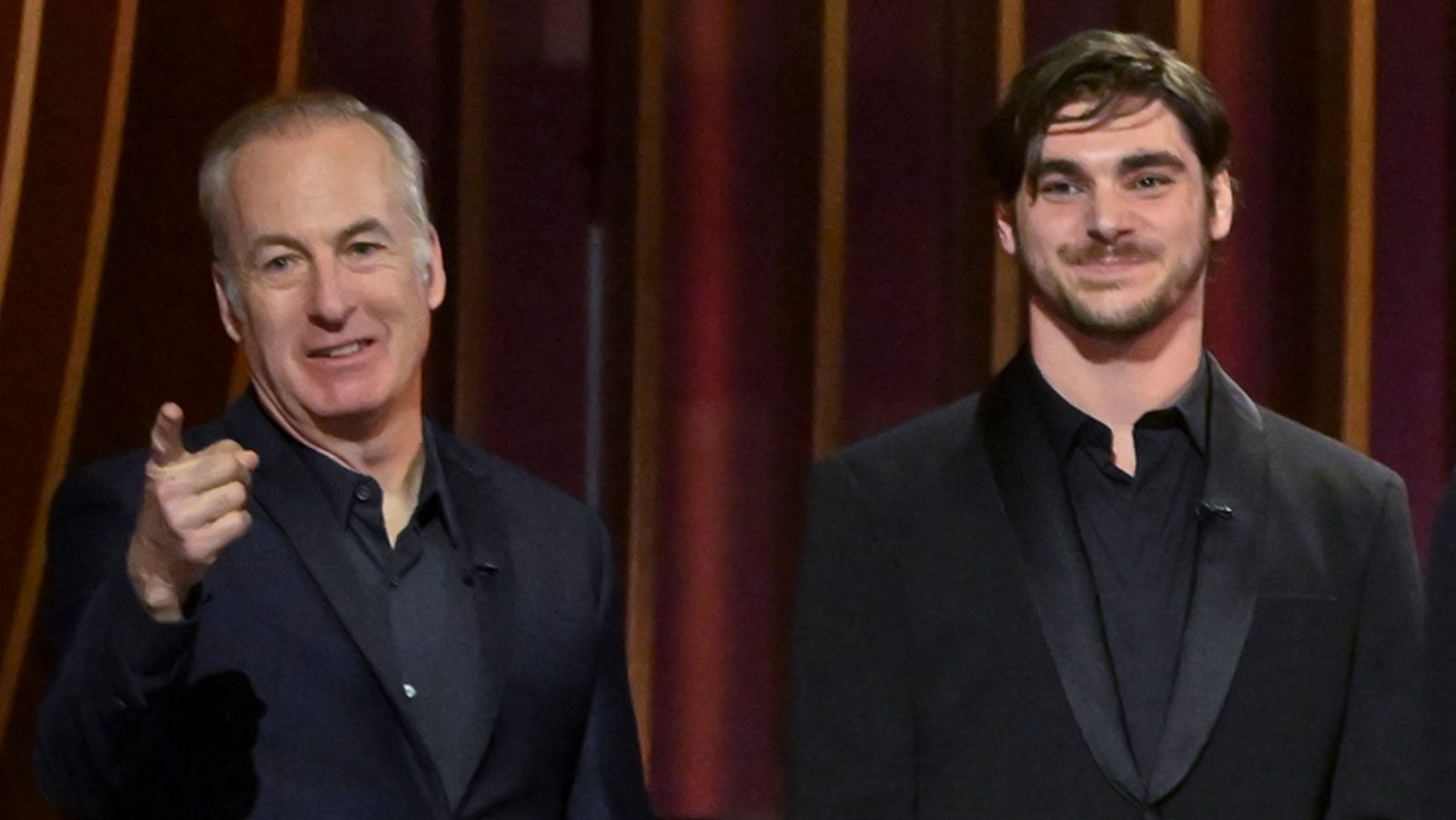 Bob Odenkirk despide a RJ Mitte, su compañero en Breaking Bad