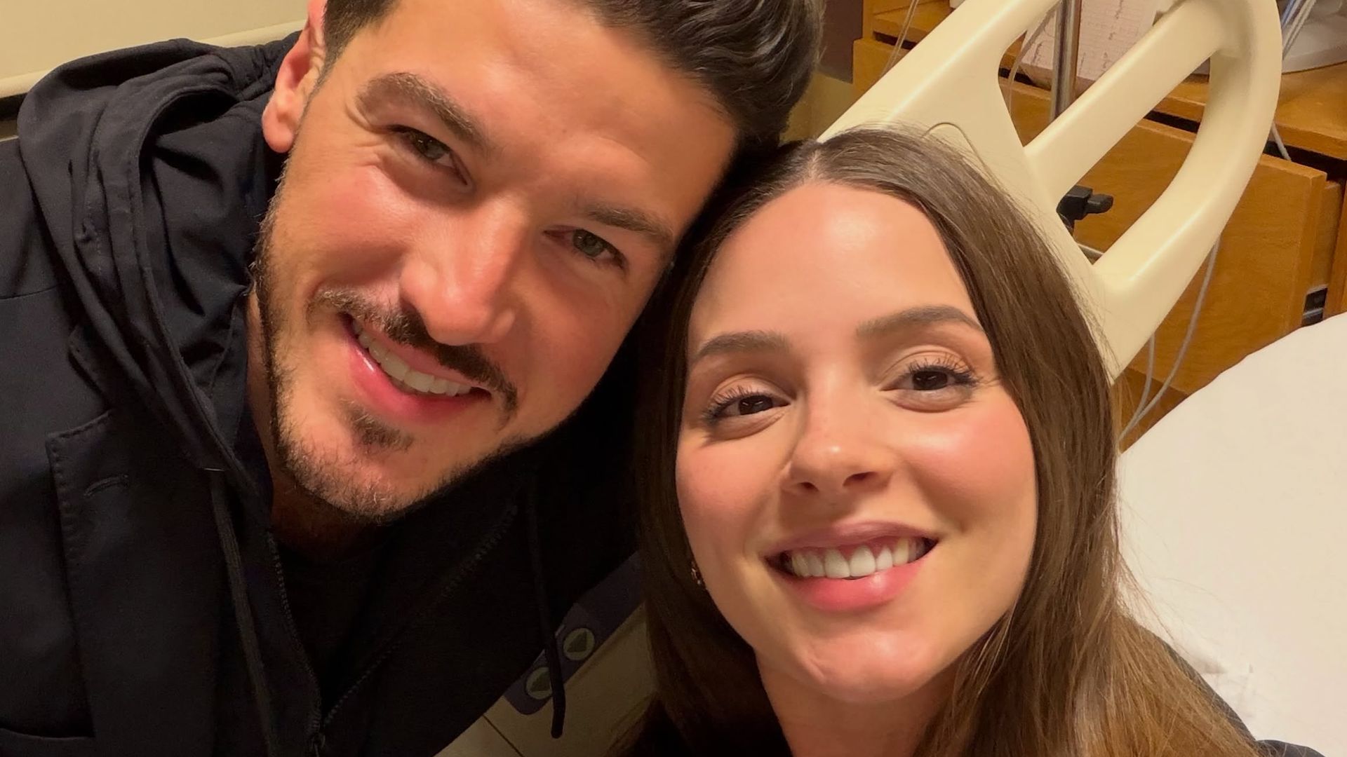 Mariana Rodríguez y Samuel García dan la bienvenida a Raquel