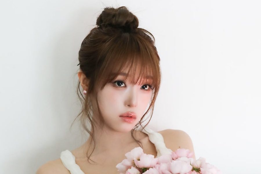 Yena presenta la Version 2 de su lightstick oficial